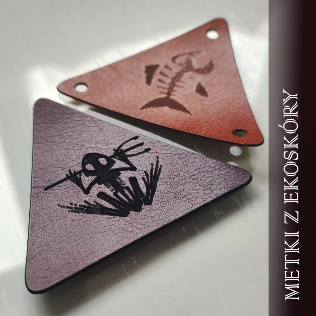 Metki z ekoskóry personalizowane z logo 3 Metki z ekoskóry personalizowane z logo 2