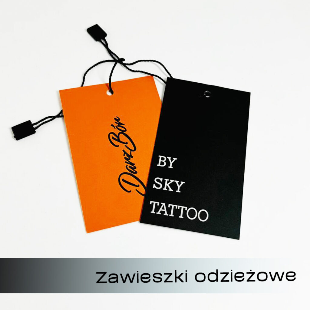 Przywieszki kartonowe z dołączoną czarną plastikową plombą 2 Przywieszki kartonowe z dołączoną czarną plastikową plombą 1